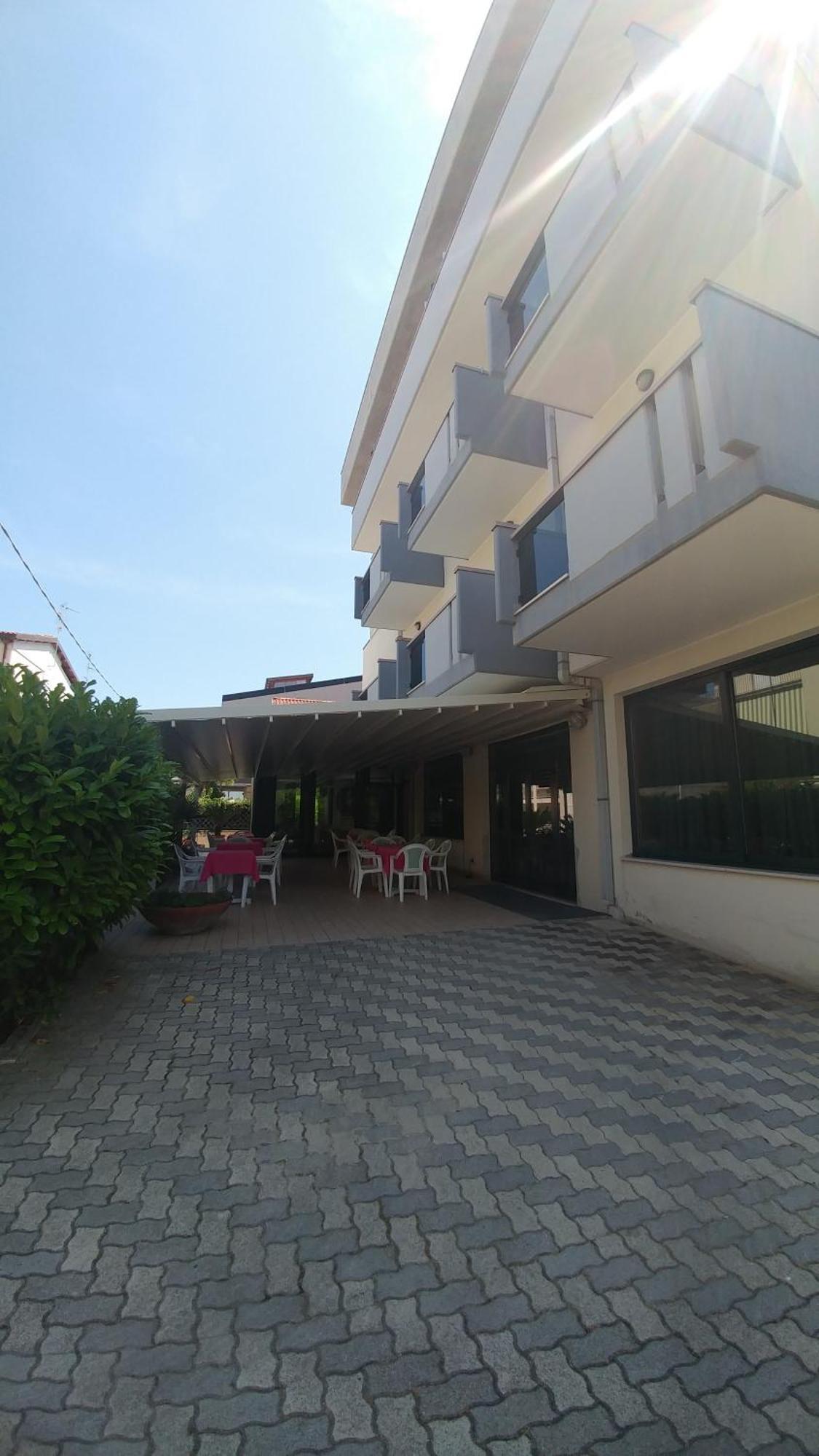 La Perla B&B Hotel Roseto Degli Abruzzi Exterior foto