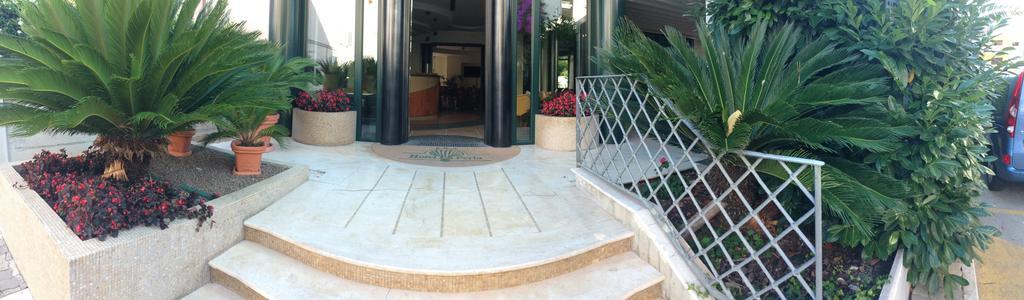 La Perla B&B Hotel Roseto Degli Abruzzi Exterior foto